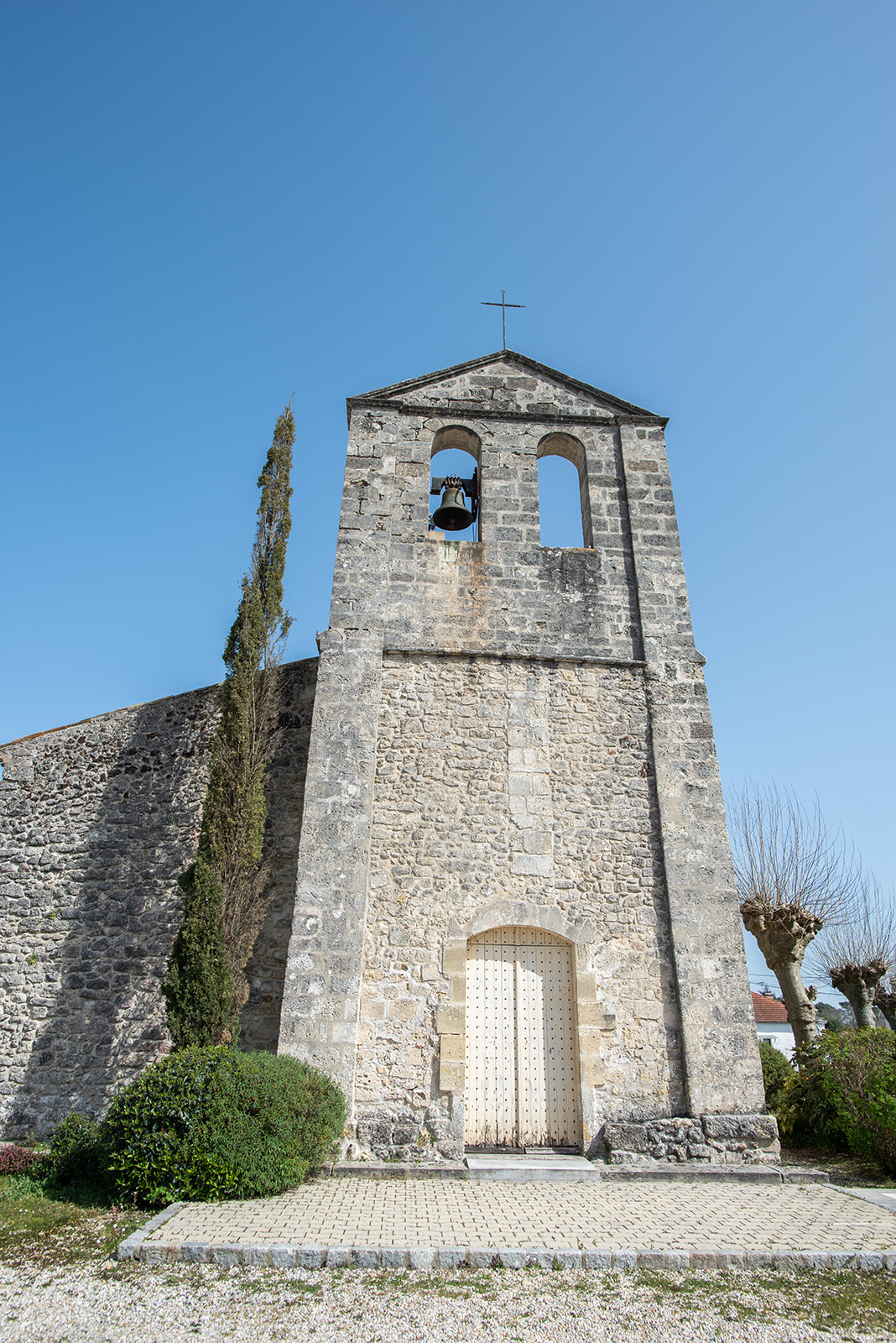 Eglise de Saumos