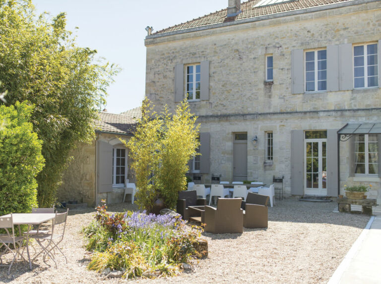 chambre-hote-quittignan-brillette-vue-exterieure