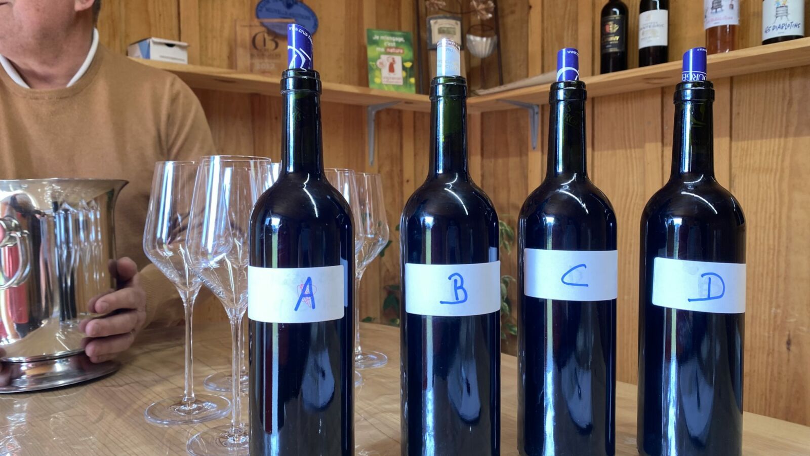Une façon originale de découvrir les vins du Médoc : Atelier assemblage au Château Liouner
