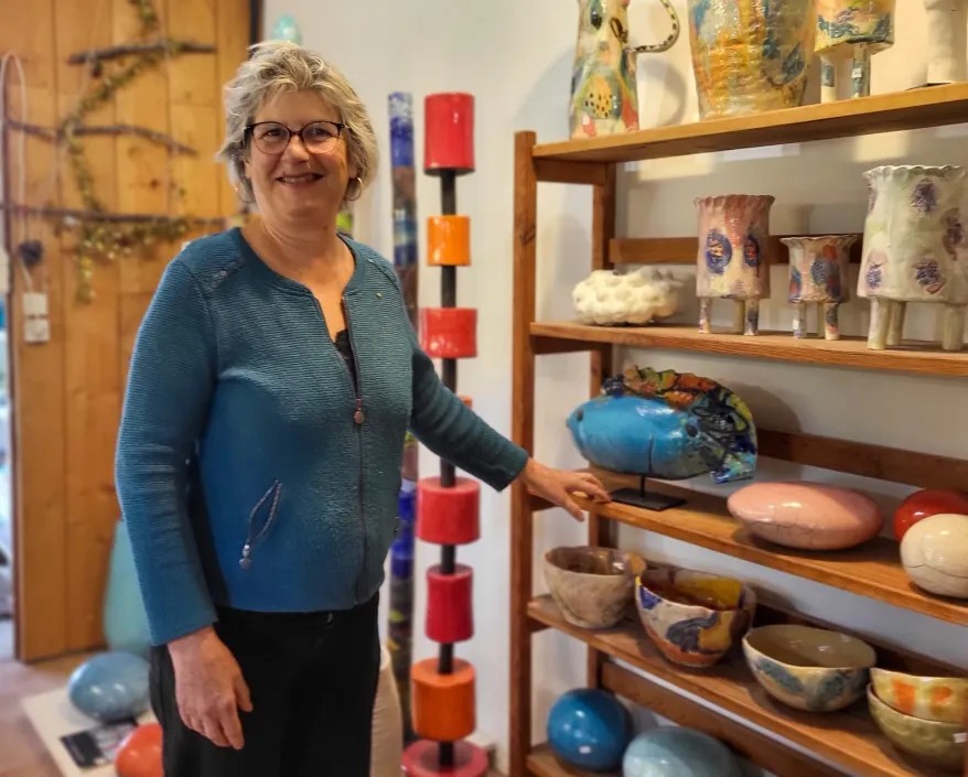 ATELIER DE LAUROS LE PORGE POTERIE RAKU CLAUDINE RUELLAN