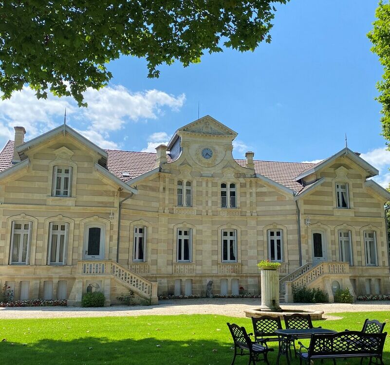 Château et parc ciel bleu- Château Maucaillou Moulis en Médoc