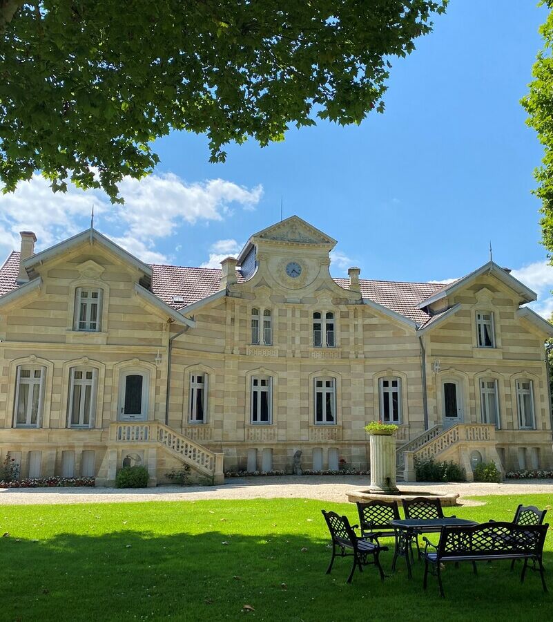 Château et parc ciel bleu- Château Maucaillou Moulis en Médoc