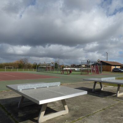 Table ping-pong, terrain de tennis et city stade