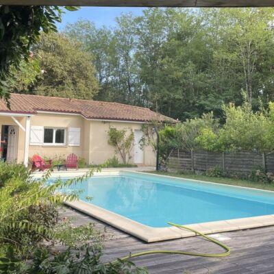UN JARDIN AUX LAMBERTS LOCATION A MOULIS EN MEDOC (2)