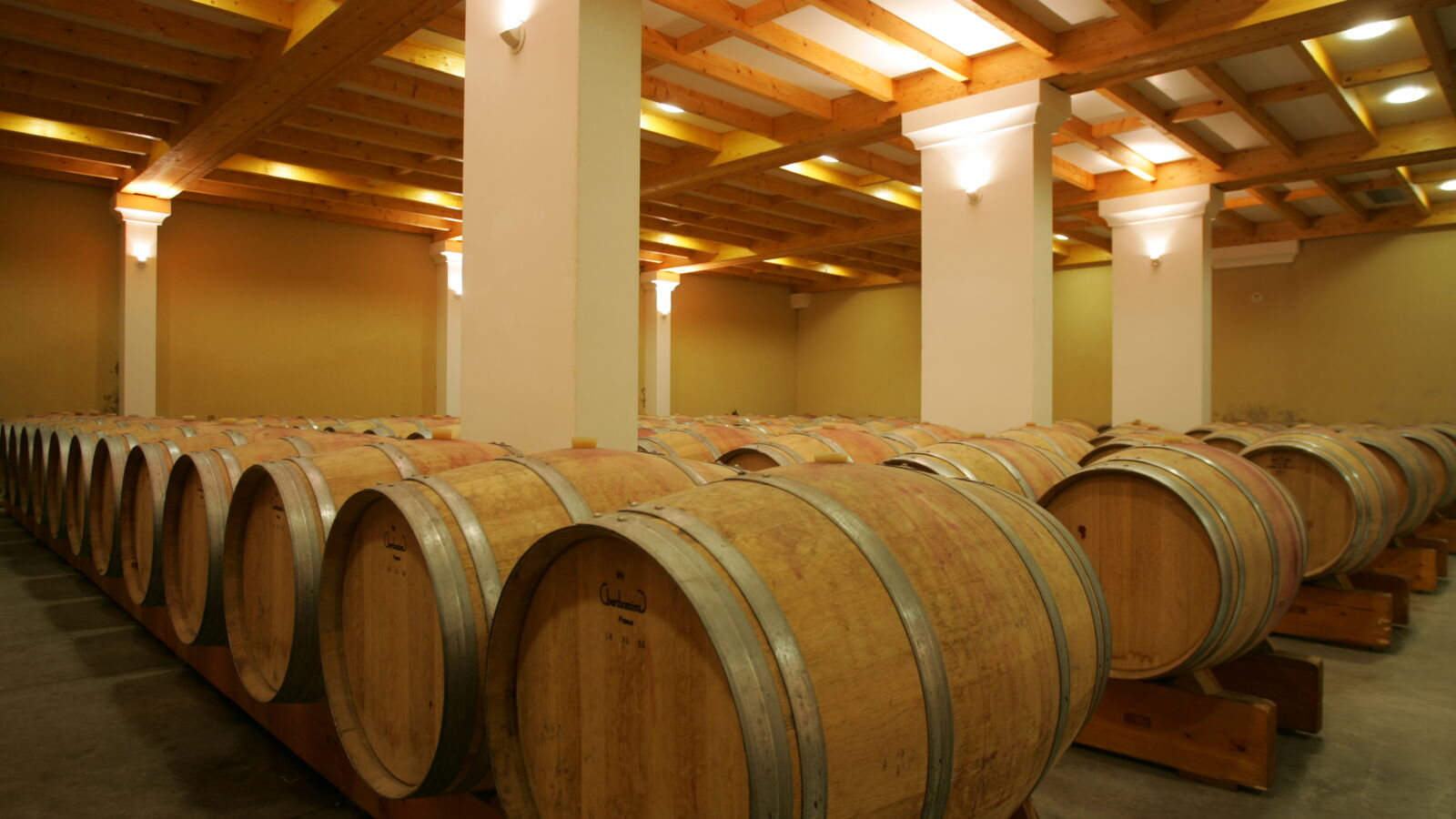 Vignobles Chanfreau – Châteaux Fonréaud et Lestage Listrac Médoc chateau Chai